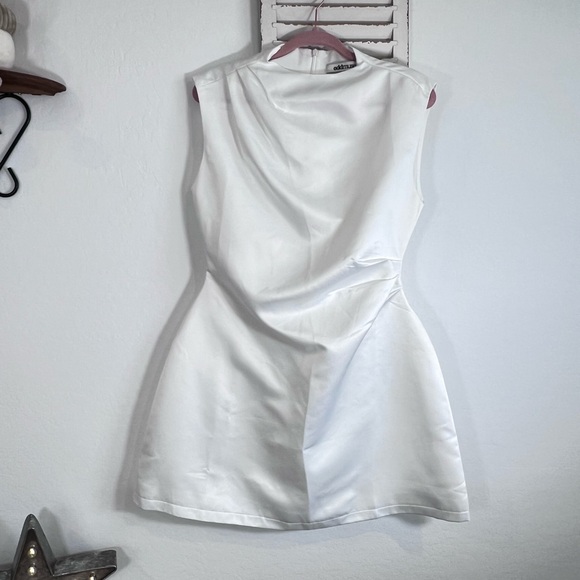 ODDMUSE WHITE MINI DRESS LARGE - Picture 2 of 9